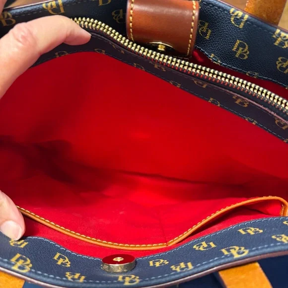NWT Dooney & Bourke “Greta Lilliana” tote and pouch